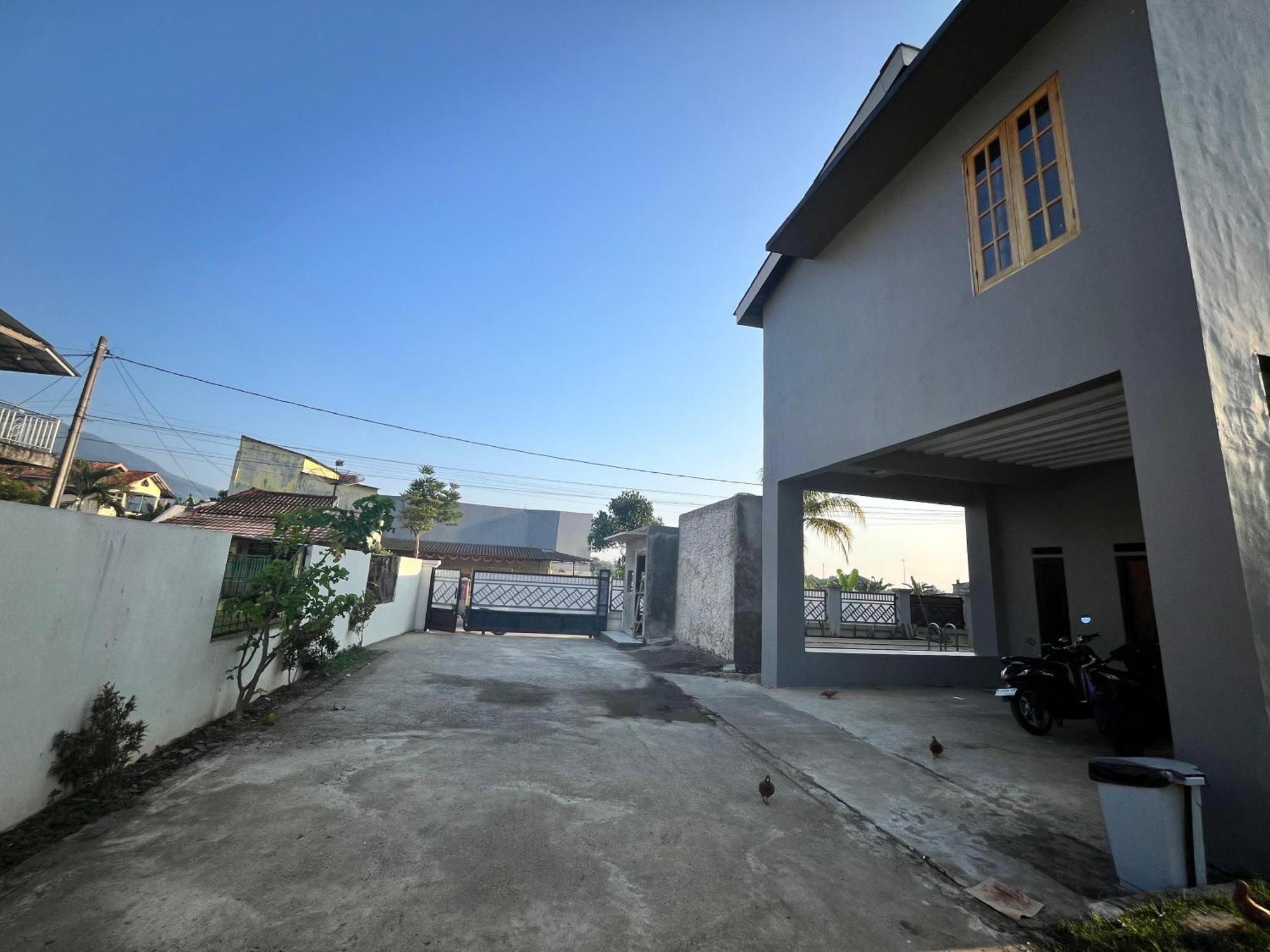 Villa Cassandra Cigombong Екстер'єр фото